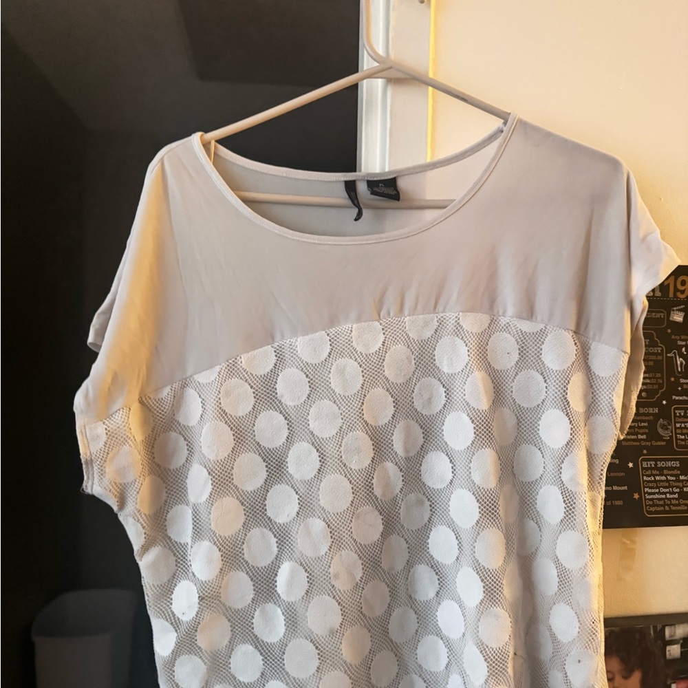 White clear, circles,, print short sleeve petite large